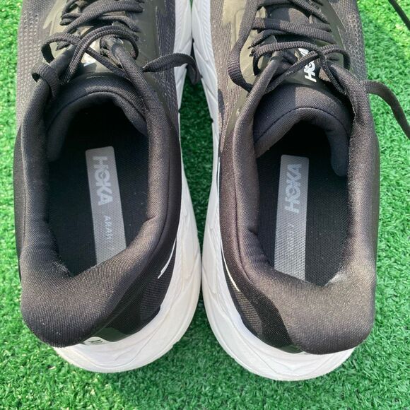 Athletic_Shoes